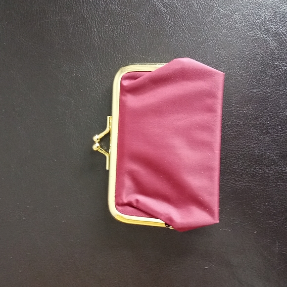 Vintage Floral Trifold Wallet with Coin purse and Key Chain - Picture 2 of 16